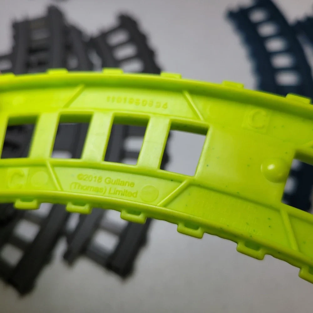 Thomas‎ Train Mixed Curve Replacement Track Pieces Gray Blue Neon